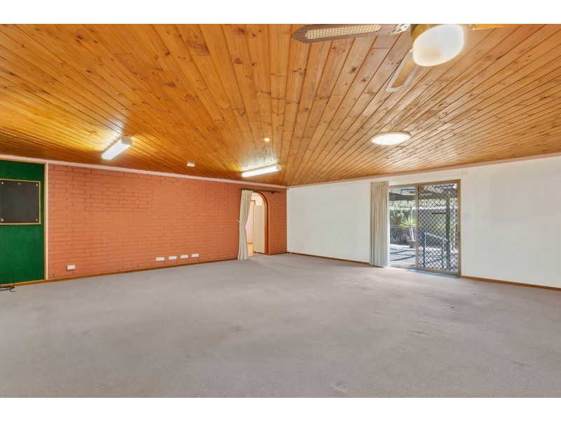 2 Winulta Court, Munno Para SA 5115