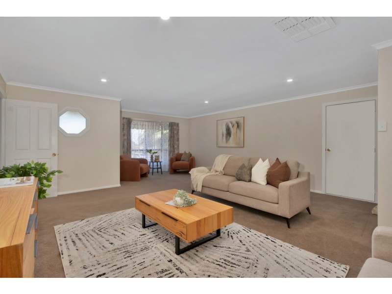 5 Crace Court, Evanston Park SA 5116