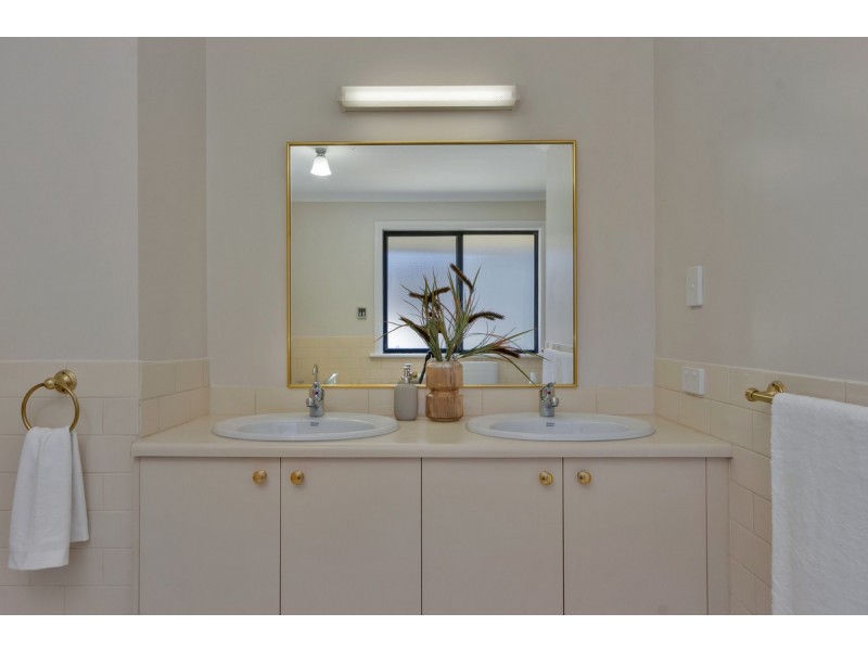 5 Crace Court, Evanston Park SA 5116