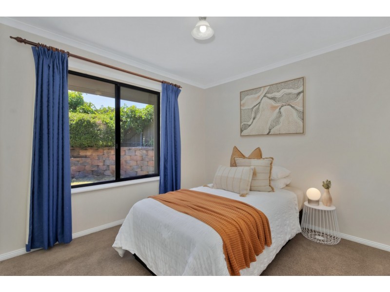 5 Crace Court, Evanston Park SA 5116