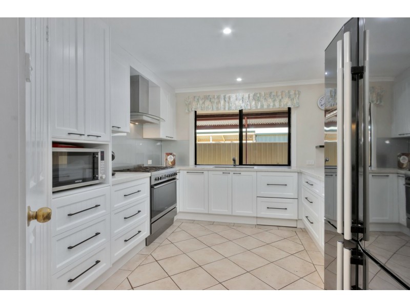 5 Crace Court, Evanston Park SA 5116