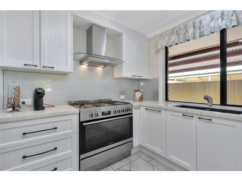 5 Crace Court, Evanston Park SA 5116