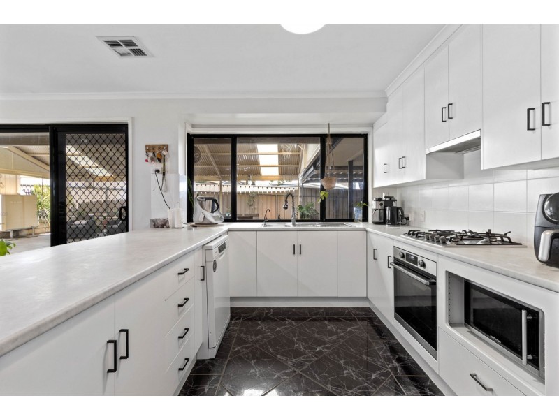 39 Gleeson Grove, Evanston Park SA 5116