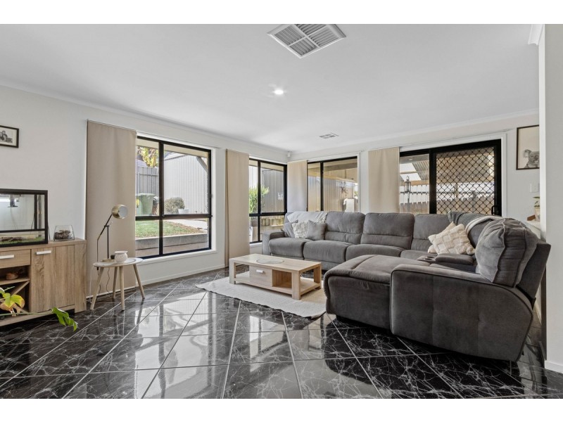 39 Gleeson Grove, Evanston Park SA 5116