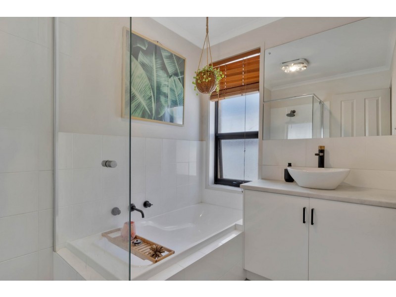 39 Gleeson Grove, Evanston Park SA 5116