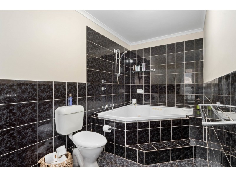 39 Gleeson Grove, Evanston Park SA 5116