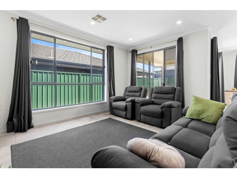 2 Braeview Circuit, Evanston SA 5116