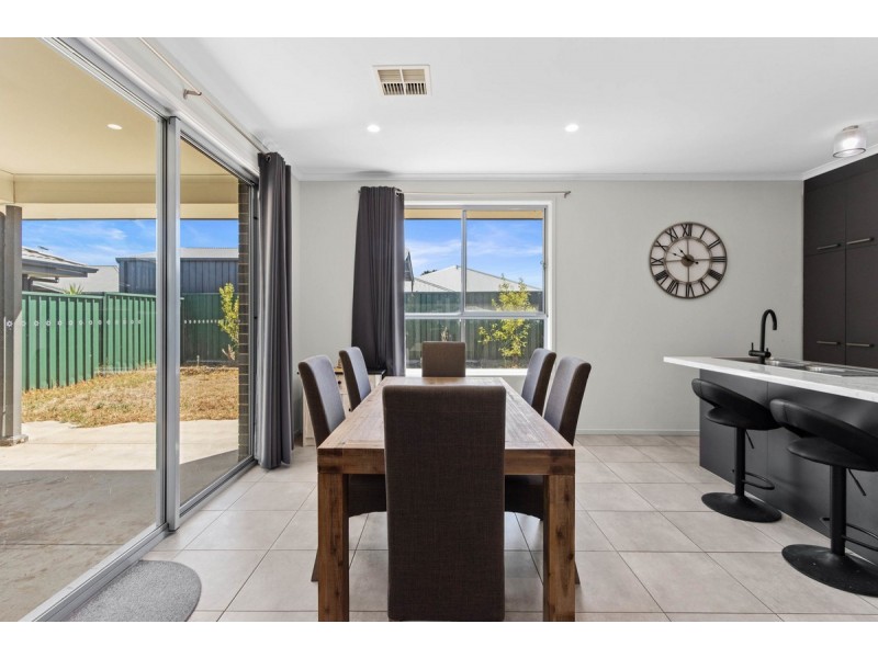 2 Braeview Circuit, Evanston SA 5116