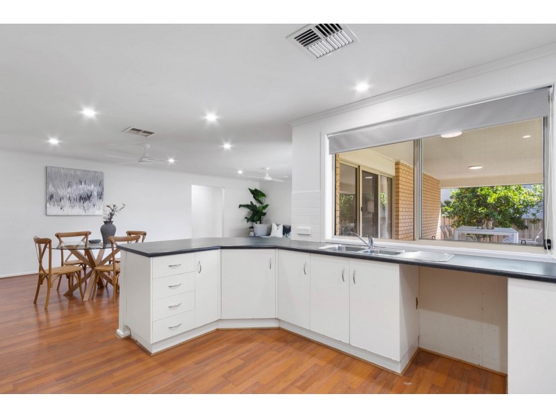 6 Challen Court, Evanston Park SA 5116