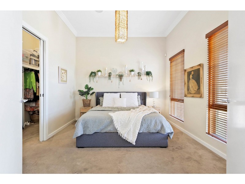 7 Thompson Circuit, Evanston Park SA 5116