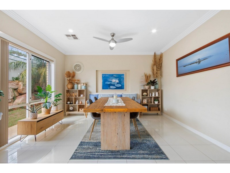 7 Thompson Circuit, Evanston Park SA 5116