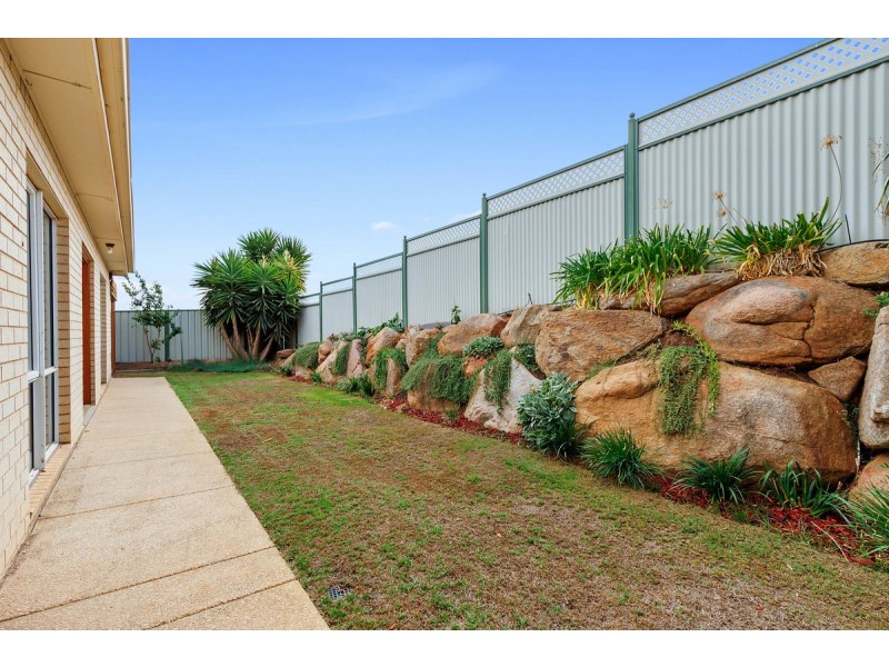 7 Thompson Circuit, Evanston Park SA 5116