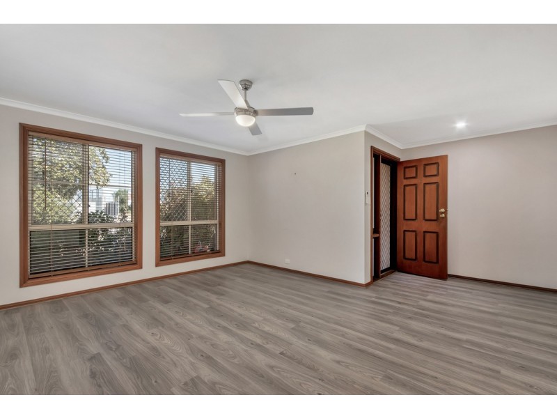 3/4 Elizabeth Street, Evanston SA 5116