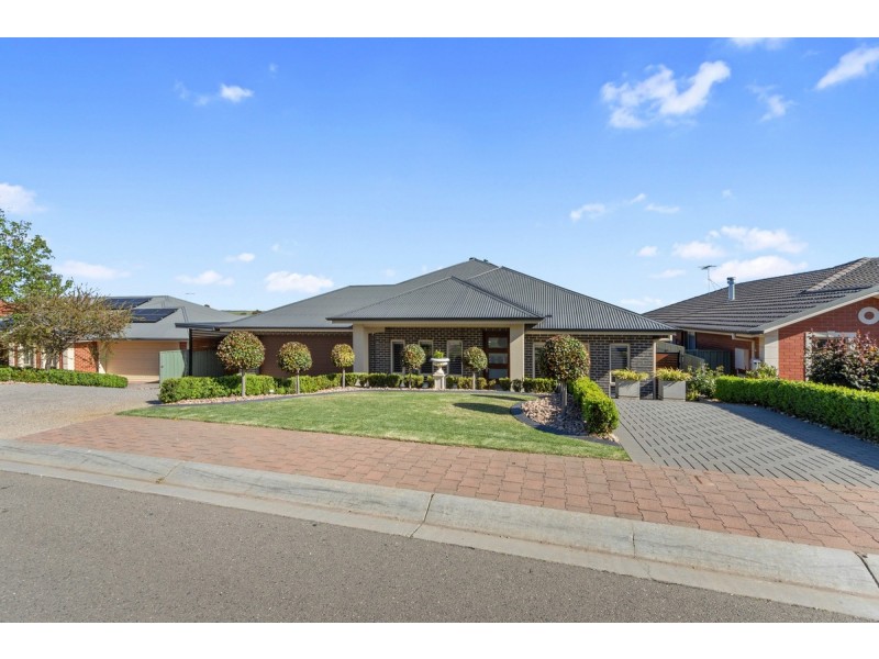 8 Swallow Drive, Hewett SA 5118