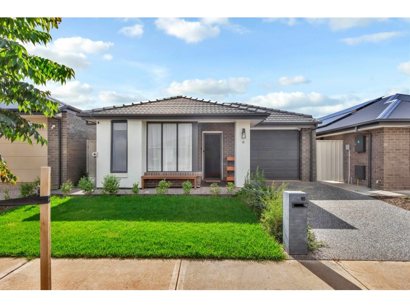 18 Bonham Crescent, Munno Para West SA 5115