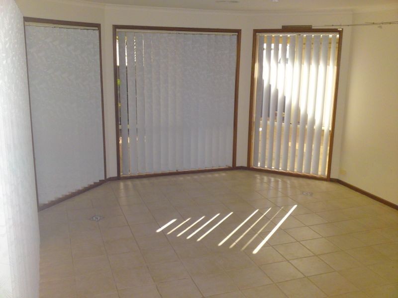 21 Whinnen Street, Evanston Park SA 5116