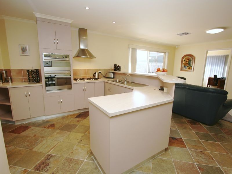 4 Brolga Way, Hewett SA 5118