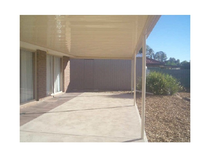 11 CHESTNUT GROVE, Hillbank SA 5112