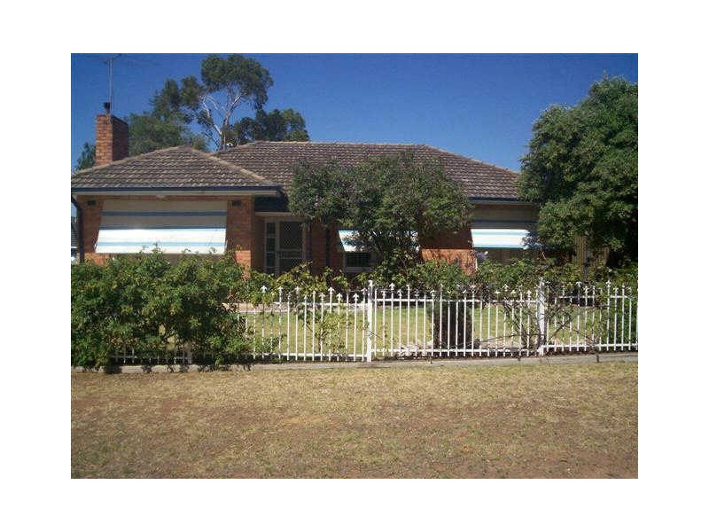 8 CHAMBERLAIN ROAD, Willaston SA 5118