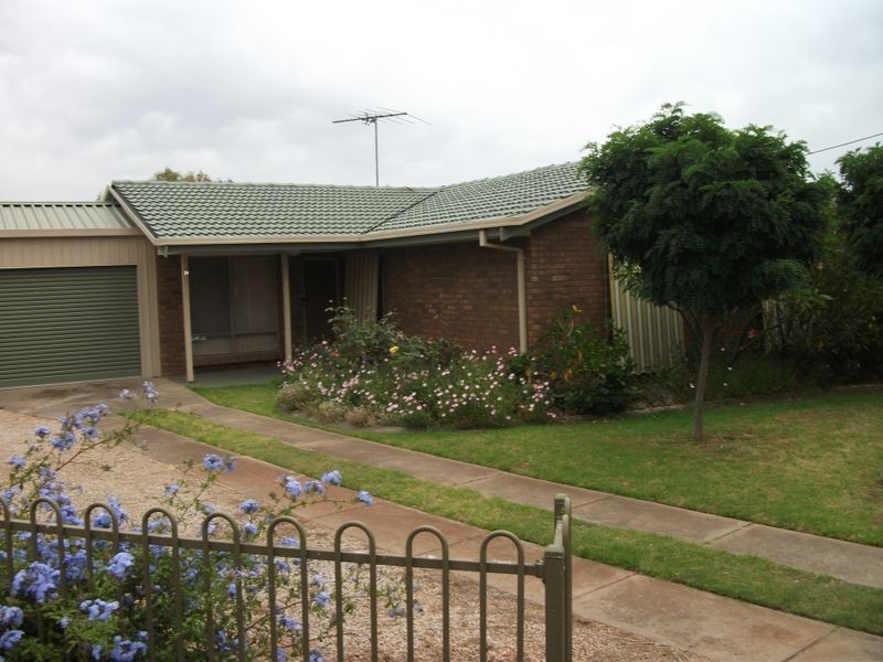 24 St Albans Road, Evanston Park SA 5116