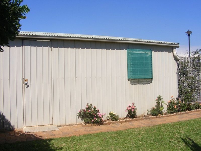 24 St Albans Road, Evanston Park SA 5116