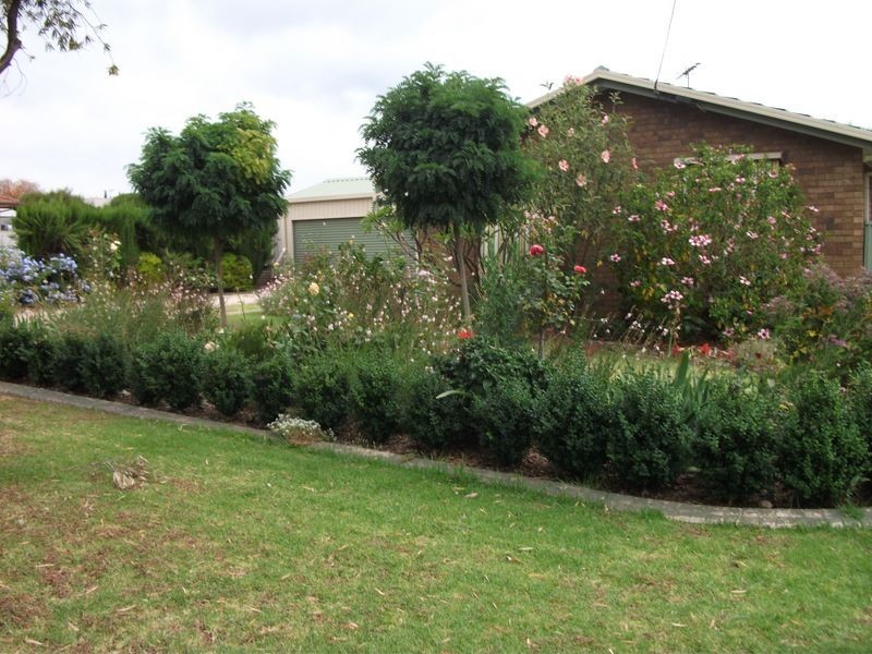 24 St Albans Road, Evanston Park SA 5116