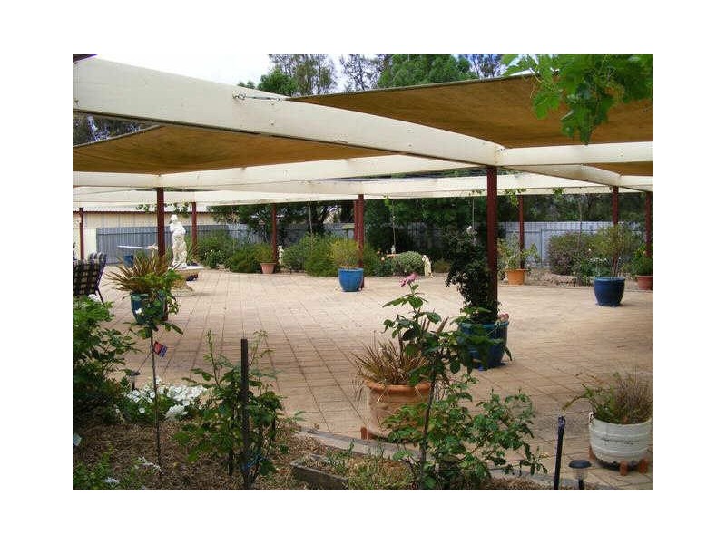 10 GEOFFREY STREET, Lewiston SA 5501