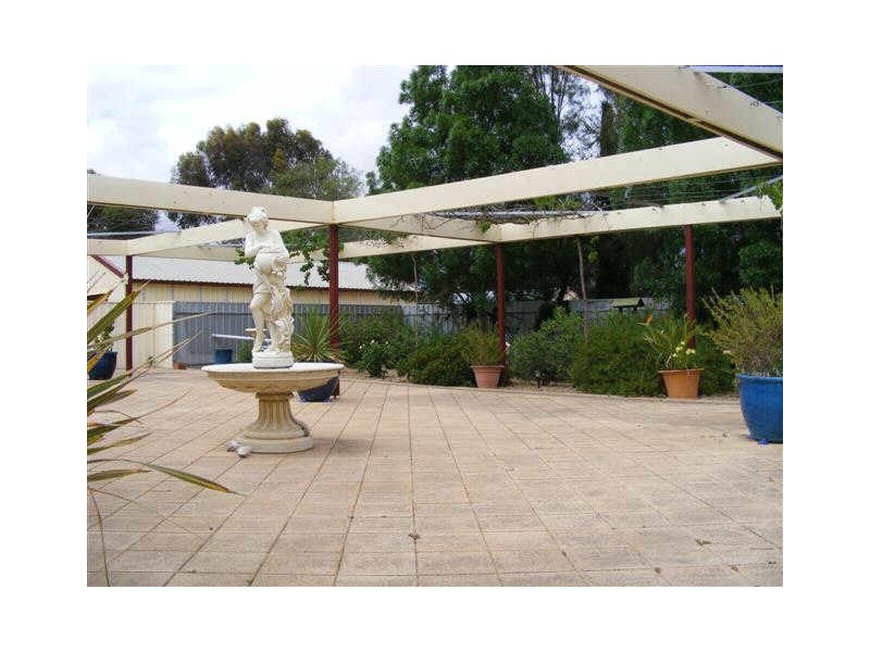 10 GEOFFREY STREET, Lewiston SA 5501