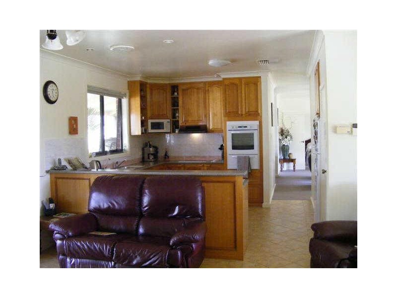 10 GEOFFREY STREET, Lewiston SA 5501