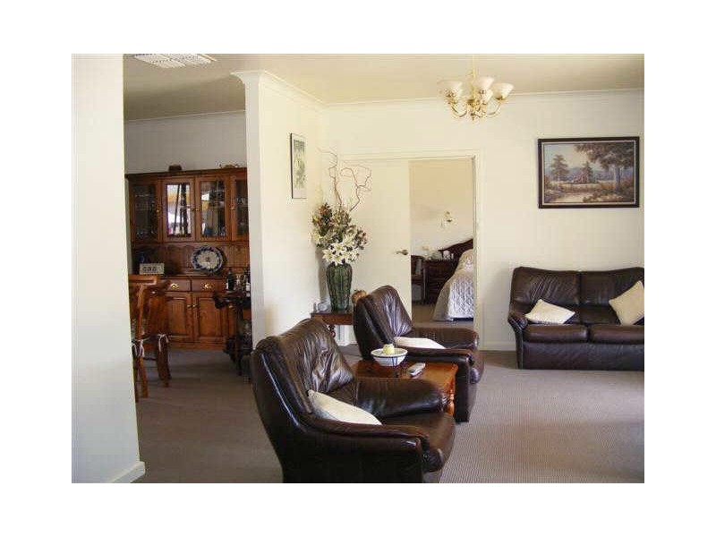 10 GEOFFREY STREET, Lewiston SA 5501