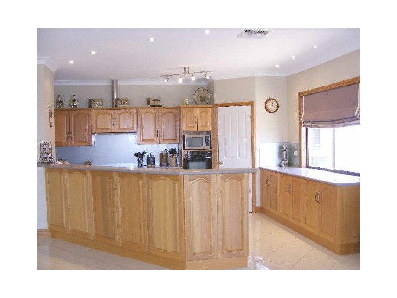 3 GREAVES COURT, Evanston Park SA 5116