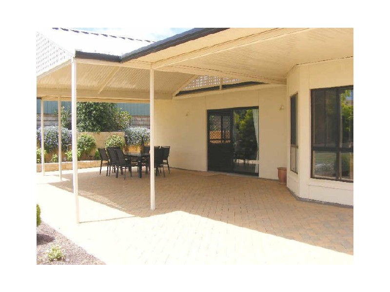 3 GREAVES COURT, Evanston Park SA 5116