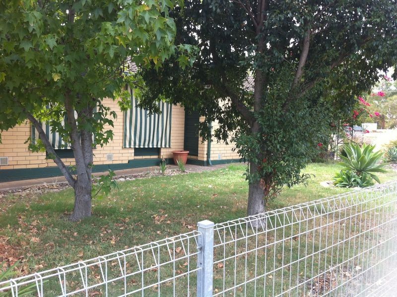 2 Dundee Street, Evanston SA 5116