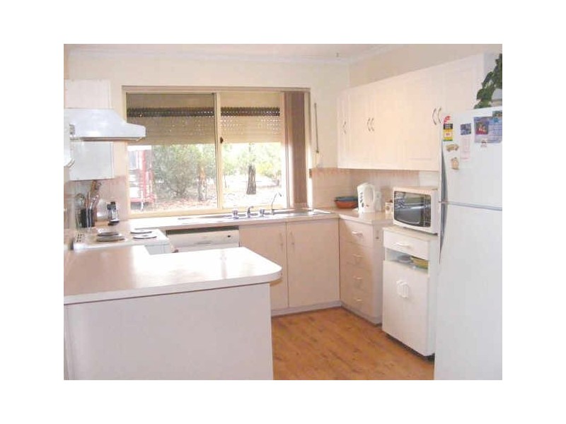 4 MARGARET ROAD, Lewiston SA 5501