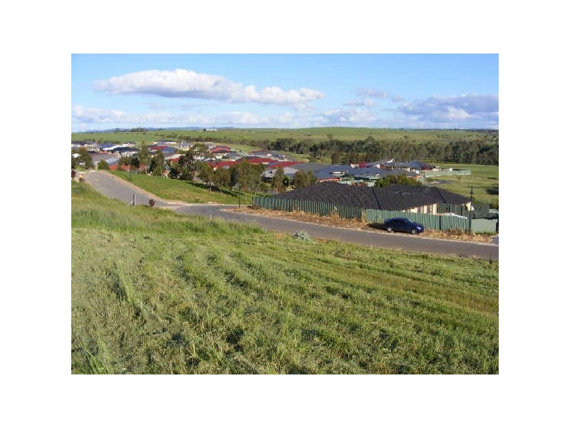 LOT 303 SHRIKE PLACE, Hewett SA 5118