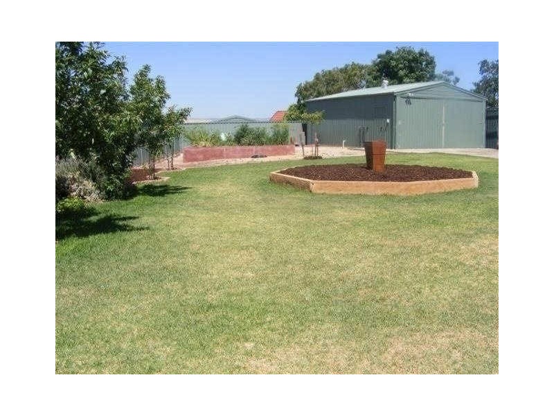 12 KINGFISHER DRIVE, Hewett SA 5118