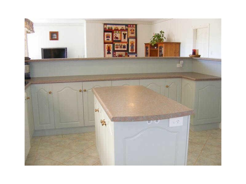 12 KINGFISHER DRIVE, Hewett SA 5118