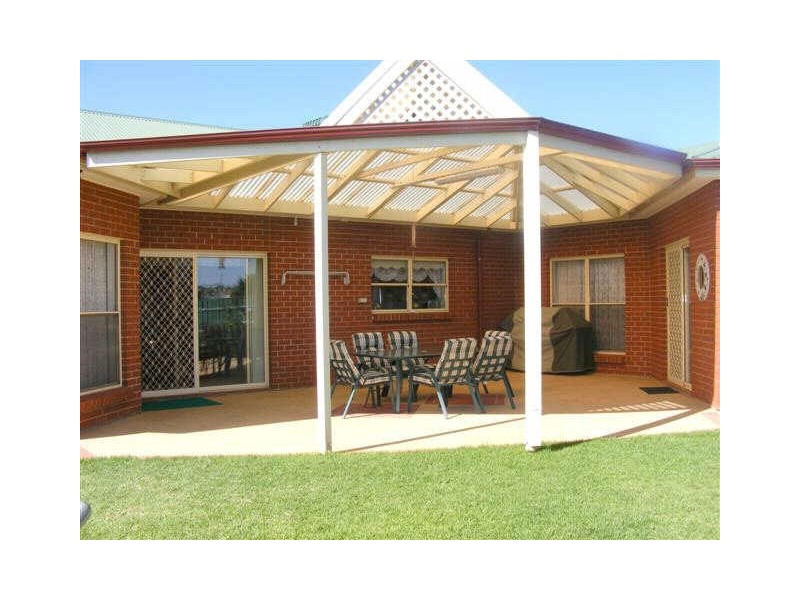 12 KINGFISHER DRIVE, Hewett SA 5118