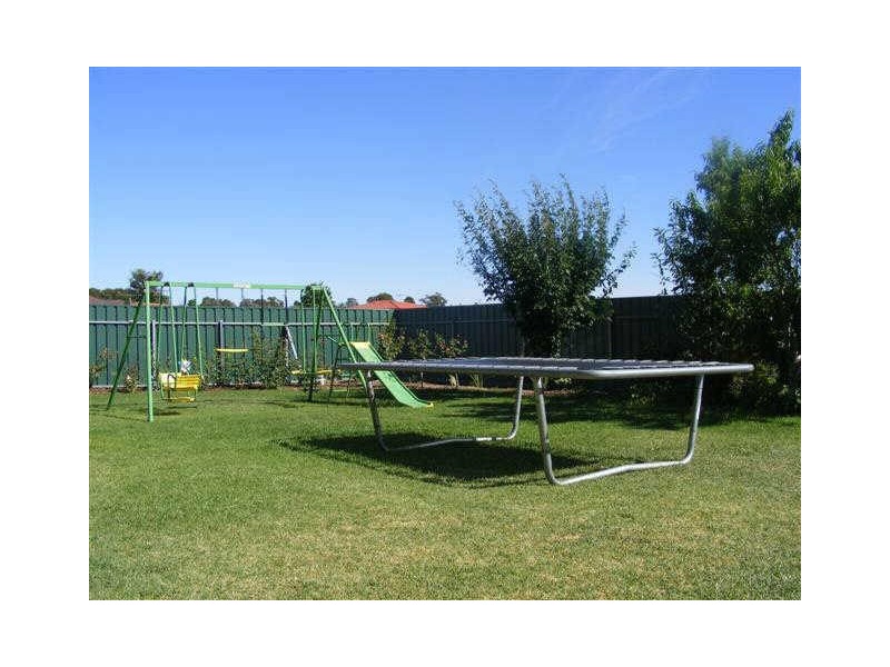 12 KINGFISHER DRIVE, Hewett SA 5118