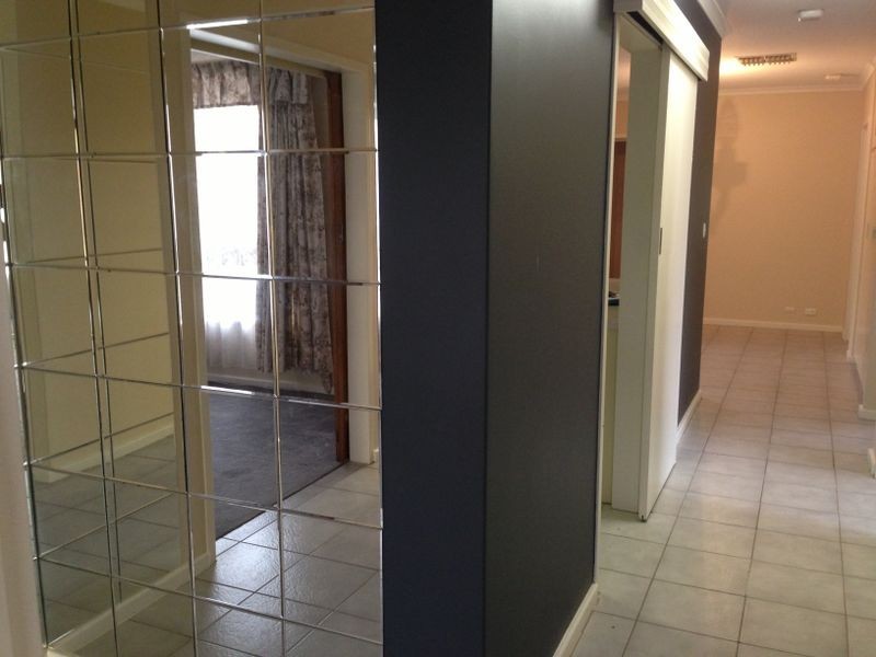 8 Urlwin Avenue, Evanston Park SA 5116