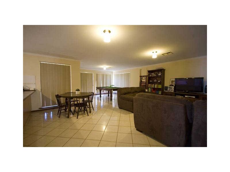 17 SUNNYSIDE DRIVE, Evanston Park SA 5116
