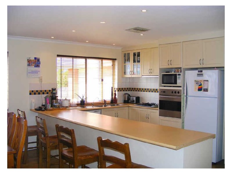 8 Goldfinch Way, Hewett SA 5118