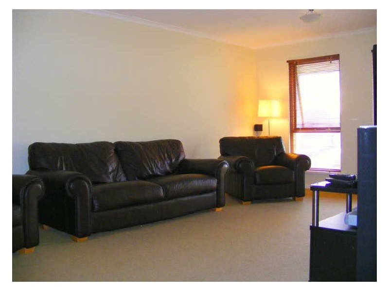 8 Goldfinch Way, Hewett SA 5118