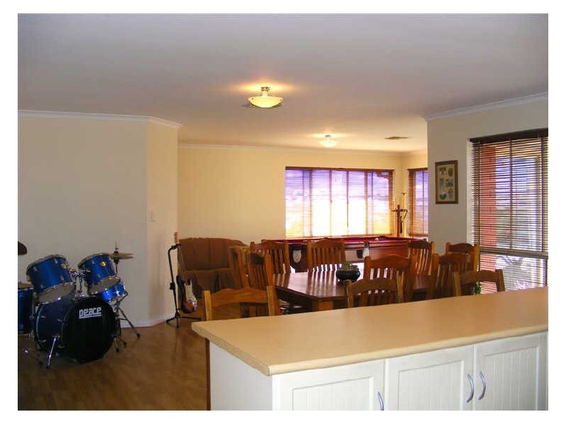 8 Goldfinch Way, Hewett SA 5118