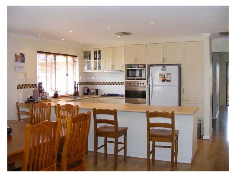 8 Goldfinch Way, Hewett SA 5118