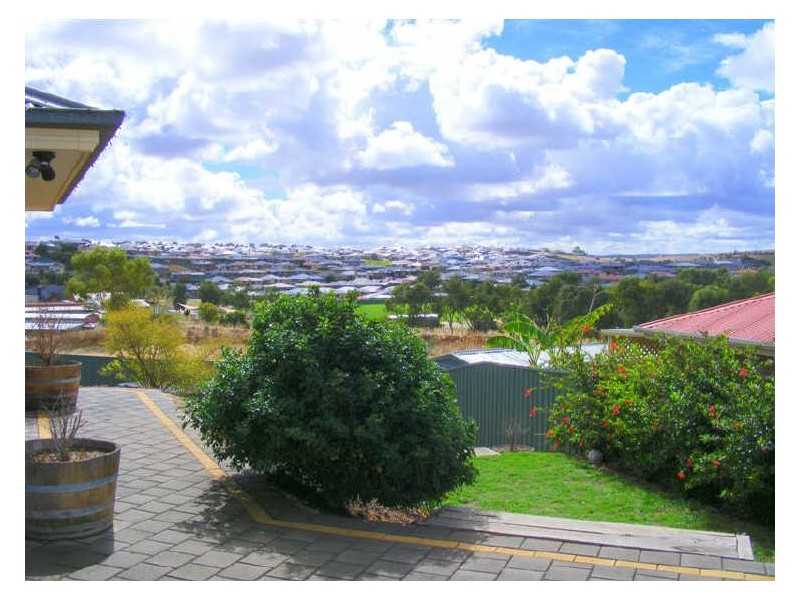 8 Goldfinch Way, Hewett SA 5118