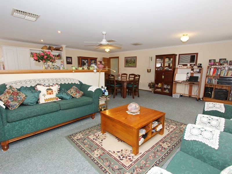 16 Knight Street, Willaston SA 5118