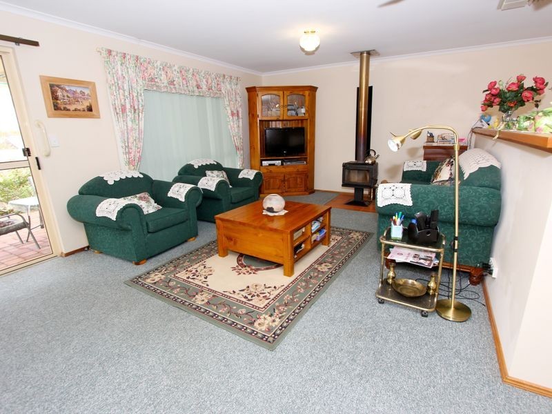 16 Knight Street, Willaston SA 5118