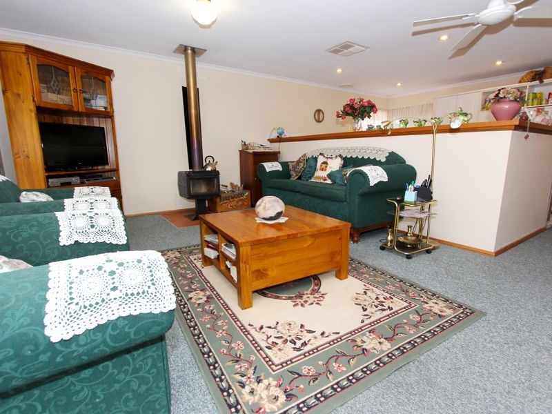 16 Knight Street, Willaston SA 5118