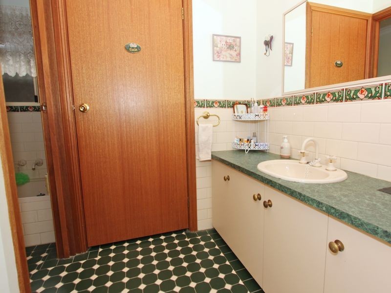 16 Knight Street, Willaston SA 5118